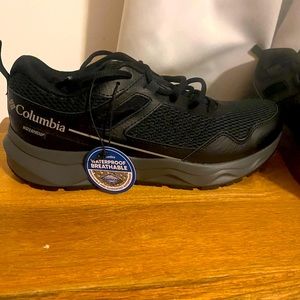 *NWT* Columbia Mens Sneakers